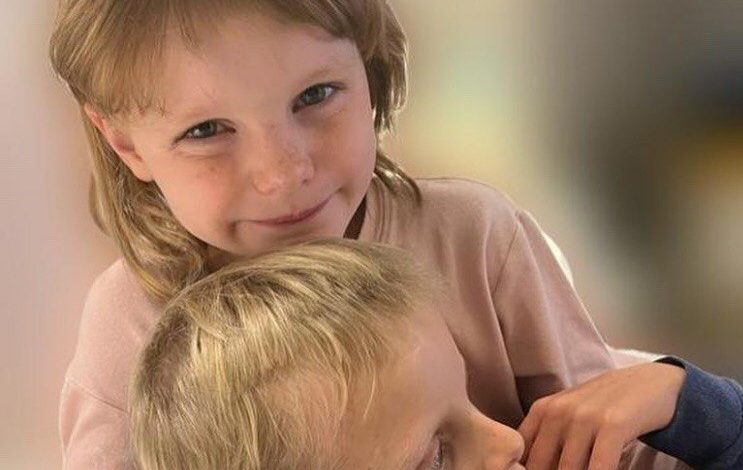 Фото - Маленькая дочь княгини Шарлен подстригла себя и брата — реакция мамы